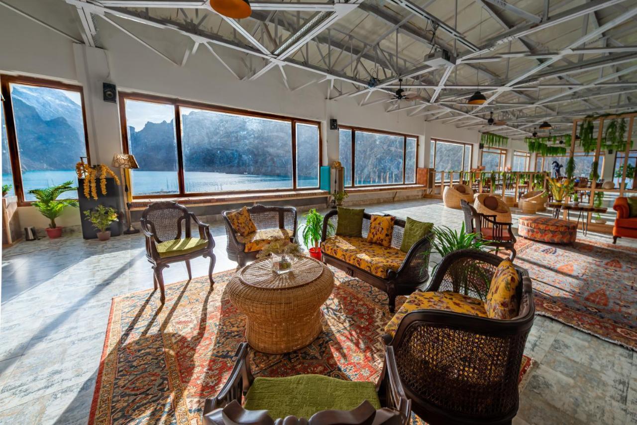 Luxus Hunza Attabad Lake Resort Karimabad  Екстериор снимка