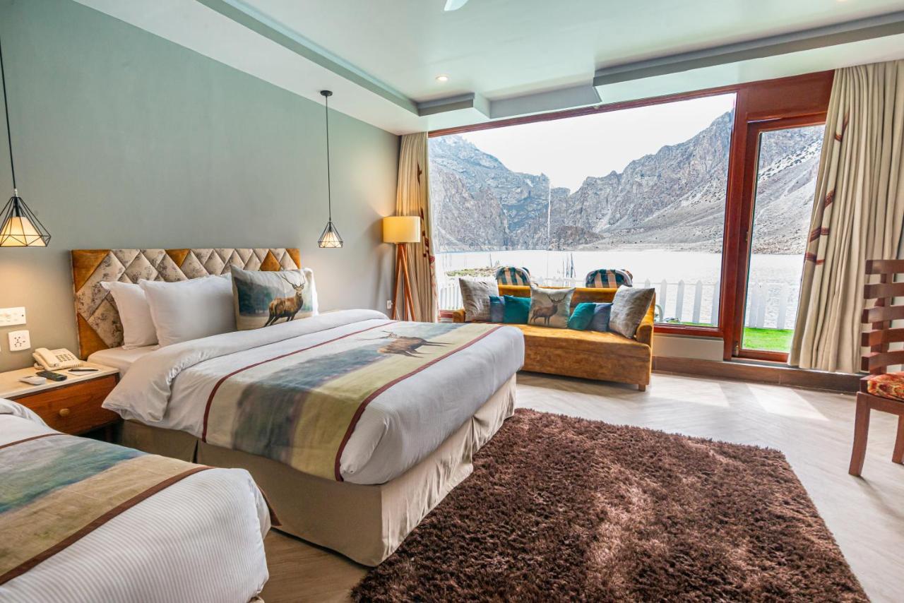 Luxus Hunza Attabad Lake Resort Karimabad  Екстериор снимка